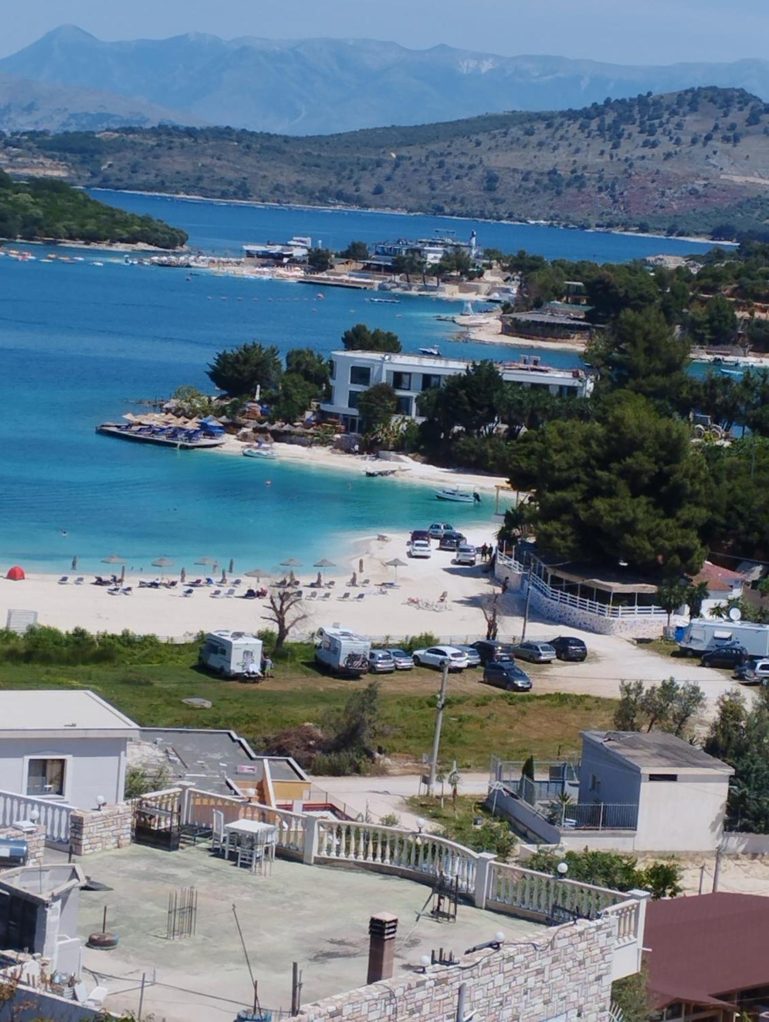 Ksamil Holiday Екстериор снимка