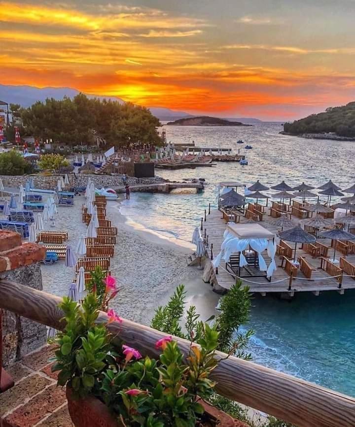 Ksamil Holiday Екстериор снимка